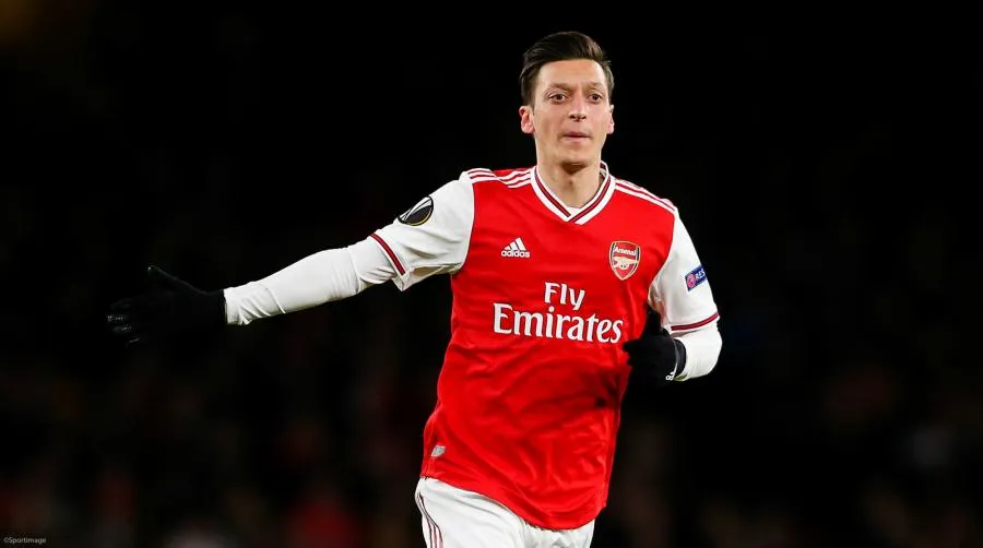 Mesut Özil se lance dans la finance