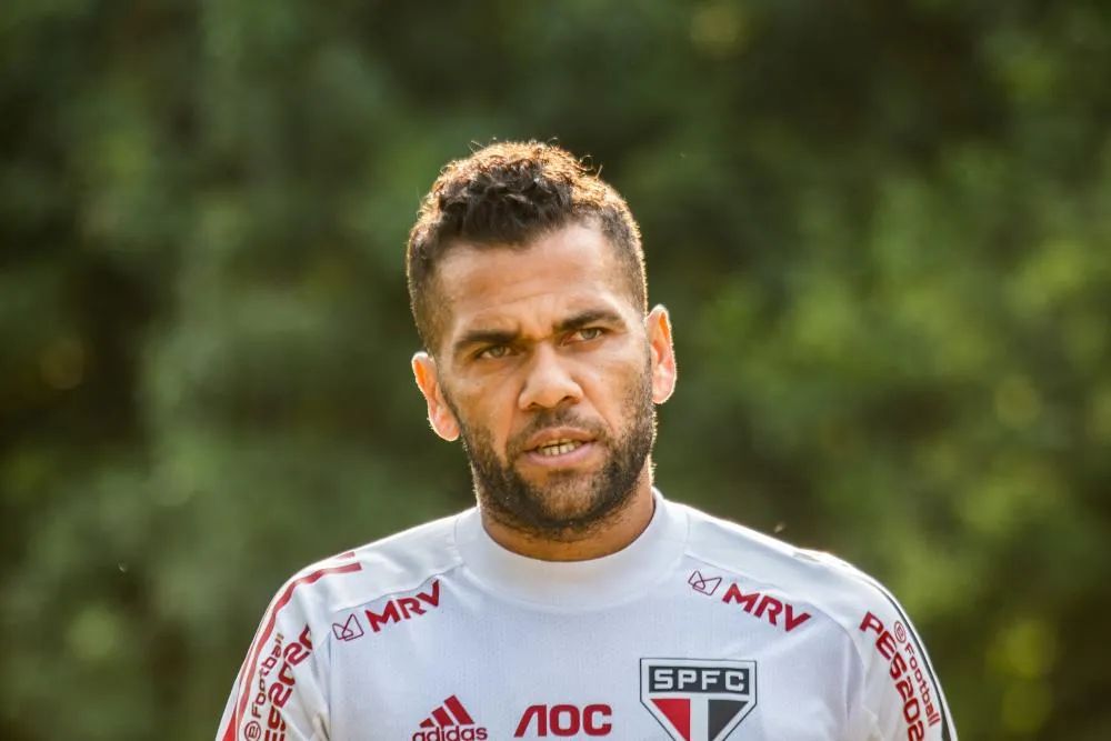 Dani Alves estime que la direction du Barça «<span style="font-size:50%">&nbsp;</span>s’est prostituée<span style="font-size:50%">&nbsp;</span>»