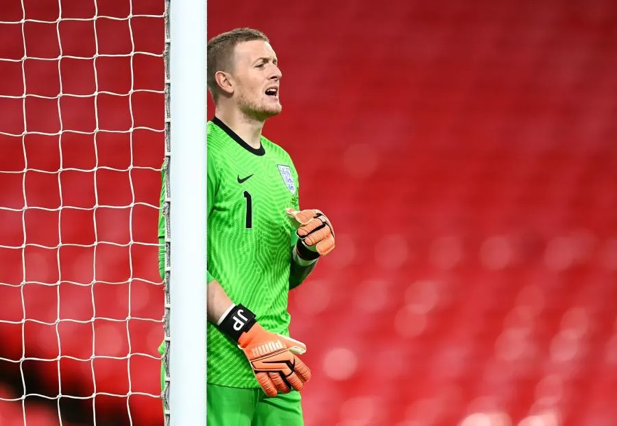 Pas de sanction pour Pickford après son tacle sur Van Dijk ?