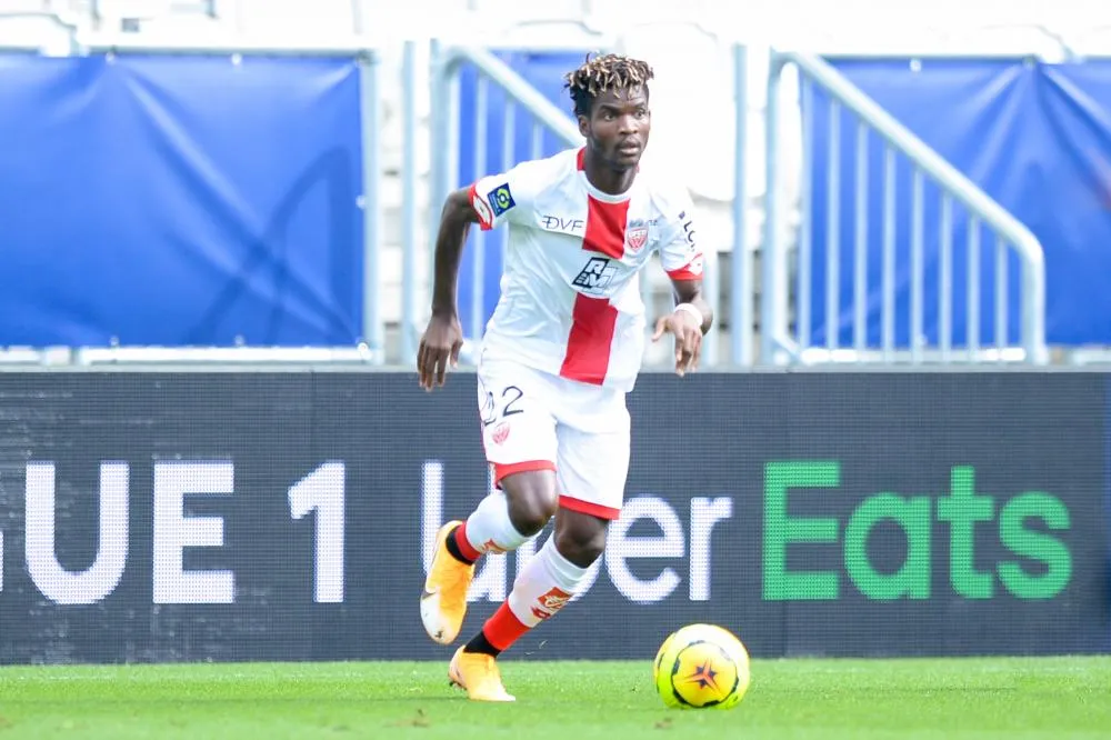 Ndong grogne contre le PSG