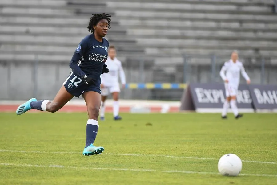Bleues : Viviane Asseyi forfait, Oriane Jean-François la remplace