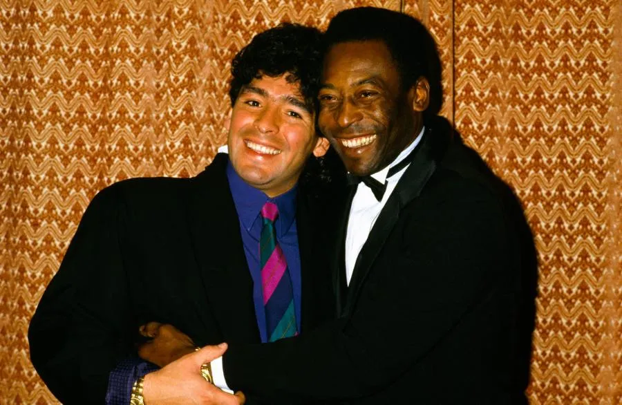 Avec le décès de Maradona, Pelé perd «<span style="font-size:50%">&nbsp;</span>un grand ami<span style="font-size:50%">&nbsp;</span>»