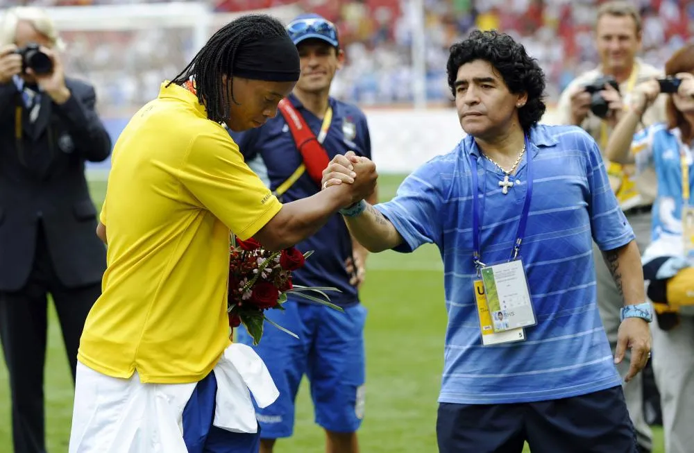 Ronaldinho : «<span style="font-size:50%">&nbsp;</span>Repose en paix mon idole, je t&rsquo;aime <span style="font-size:50%">&nbsp;</span>»