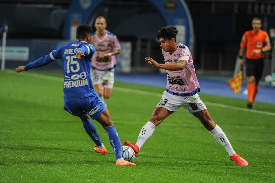 Valenciennes renverse Toulouse, le Paris FC toujours plus leader