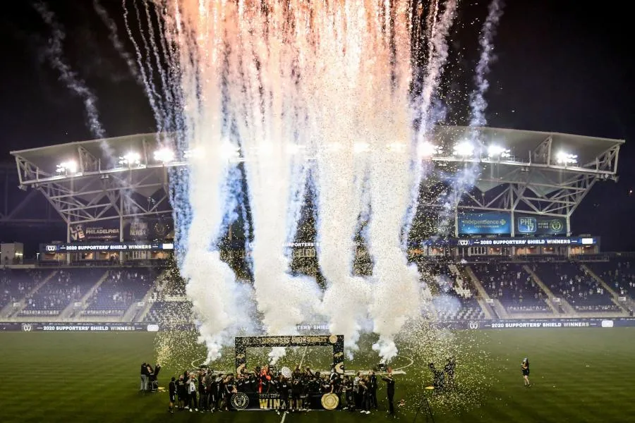 Pourquoi les joueurs de Philadelphie ont soulevé un bouclier Captain America ?