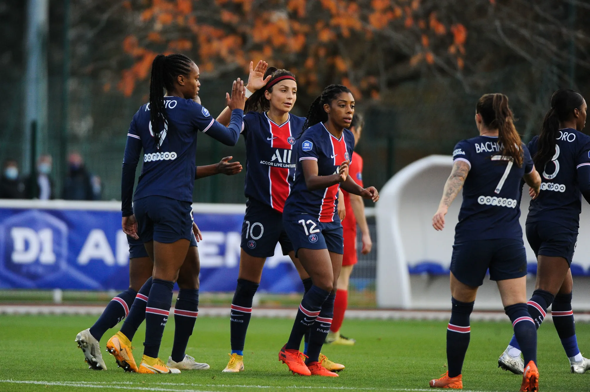 Le PSG féminin en passe quatorze à Issy, Nadia Nadim marque sept buts