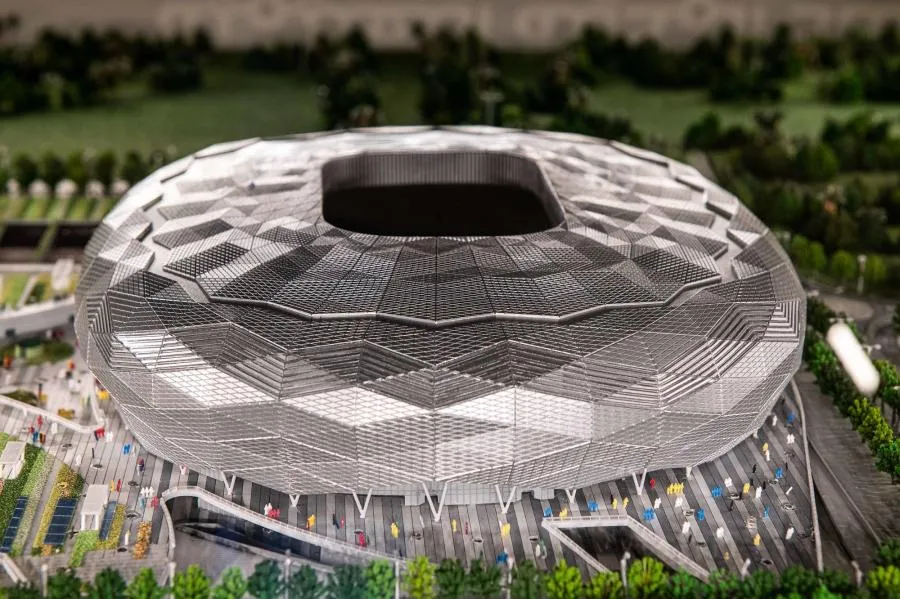 Un stade au Qatar inauguré avec des patients guéris de la Covid-19