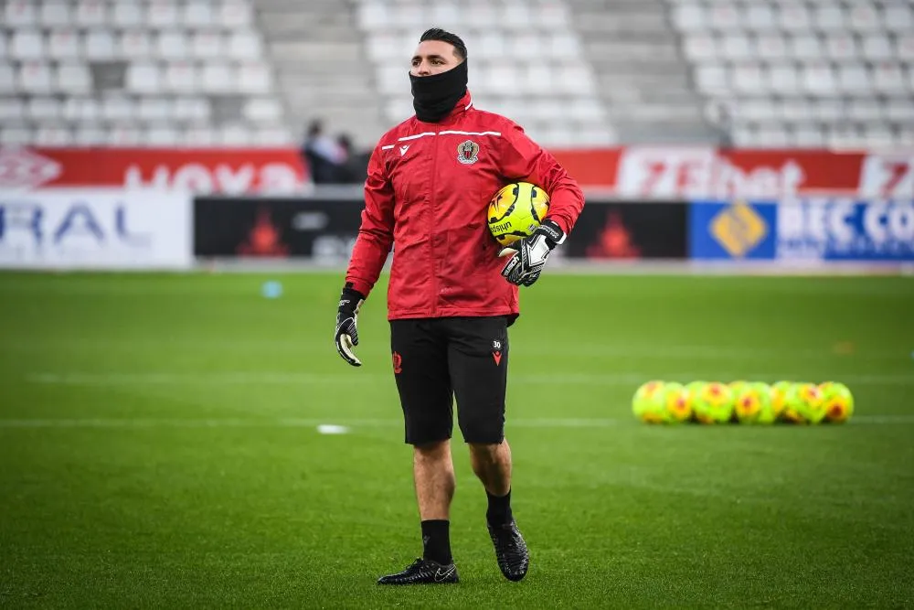 Yoan Cardinale titulaire dans les buts face à l'Hapoël Beer-Sheva, une première depuis août 2018