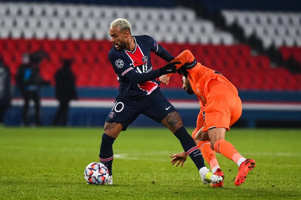 Neymar : «<span style="font-size:50%"> </span>L’idée de partir ne me passe pas par la tête<span style="font-size:50%"> </span>»