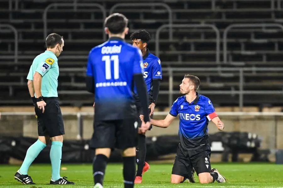 Nice se relance sur le tard à Nîmes