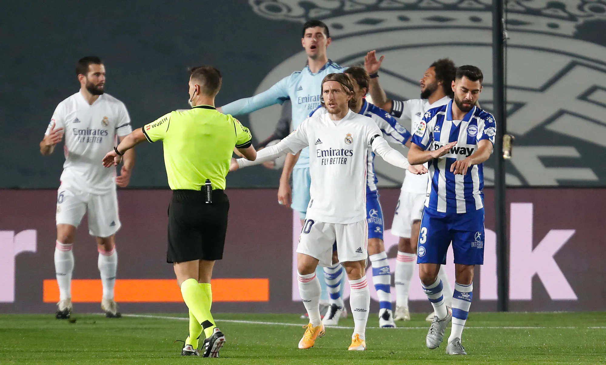 Alavés fait trébucher le Real Madrid, Eden Hazard sort sur blessure