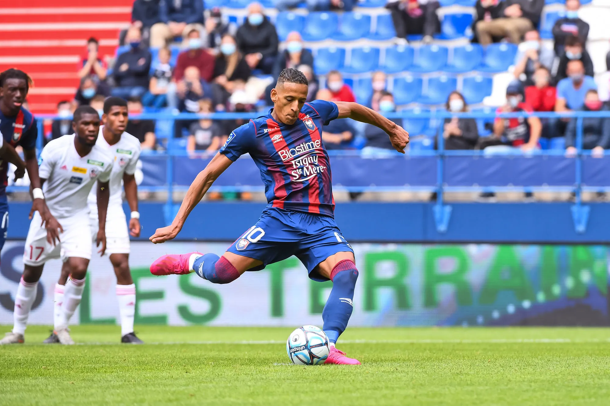 Pronostic Pau Caen : Analyse, cotes et prono du match de Ligue 2