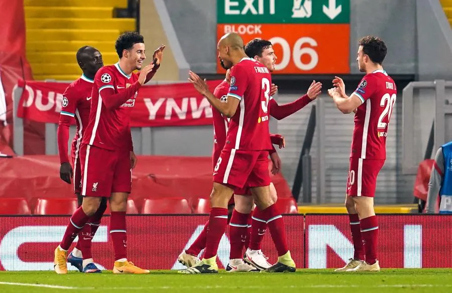 Liverpool tapote l&rsquo;Ajax et se qualifie pour les huitièmes