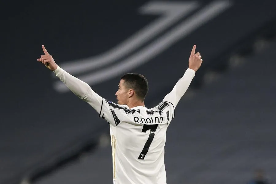 Cristiano Ronaldo remporte le Golden Foot 2020
