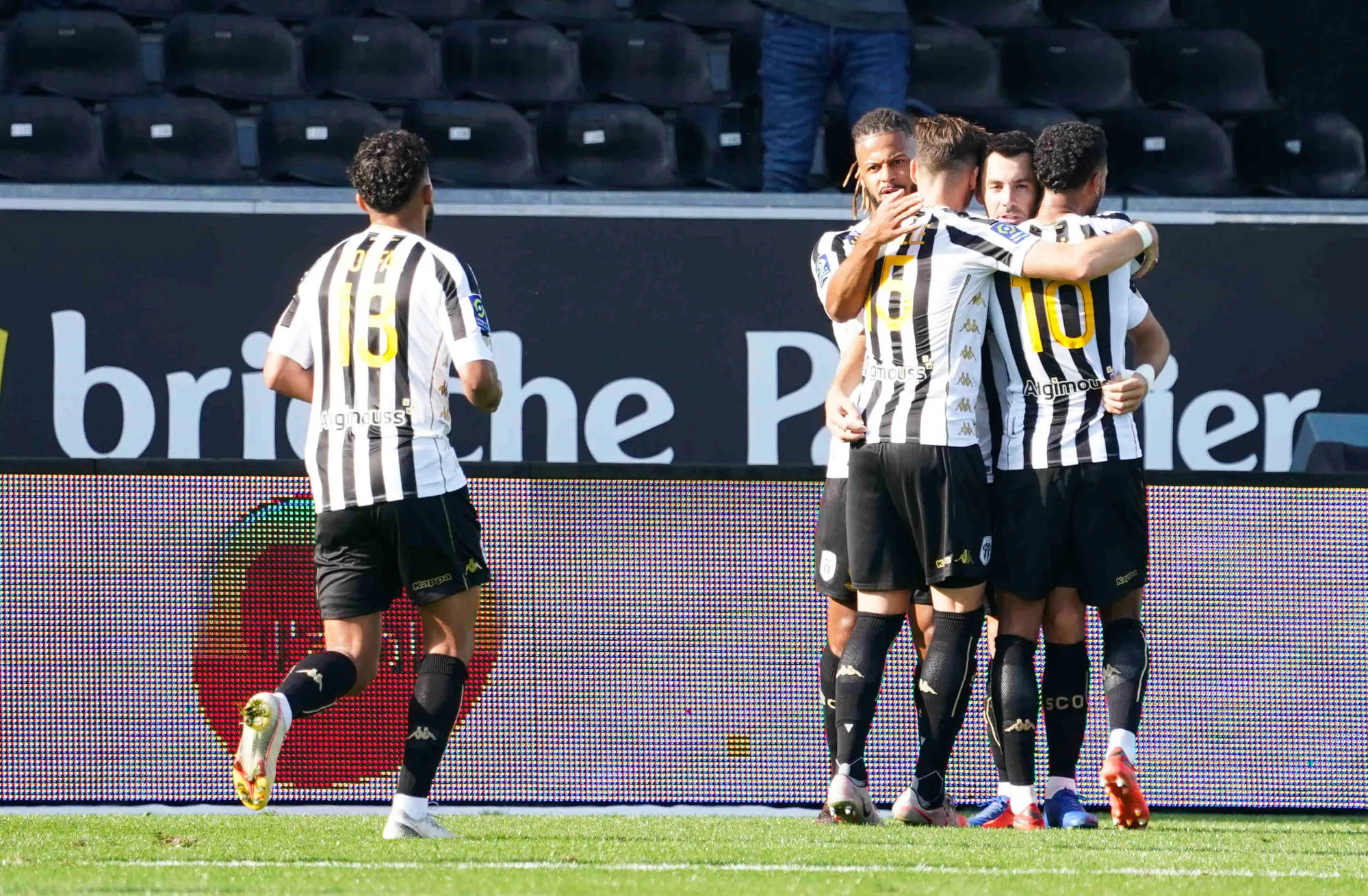 Pronostic Angers Lorient : Analyse, cotes et prono du match de Ligue 1