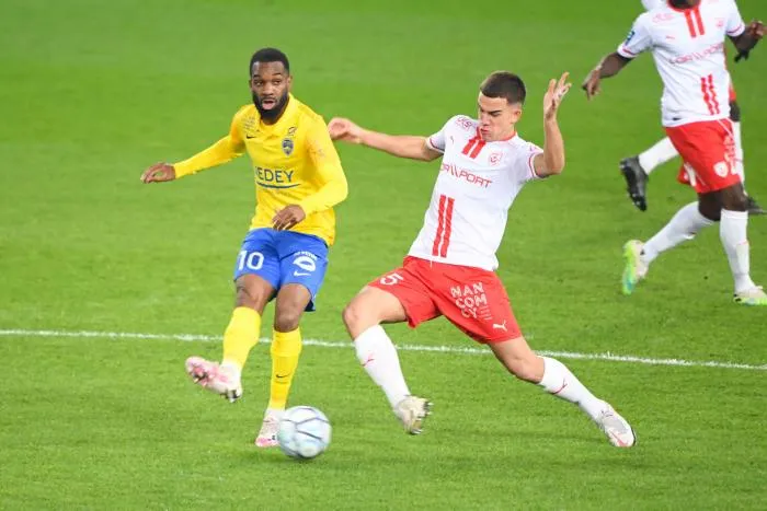 Auxerre s’envole, Sochaux somnole, Chambly dégringole