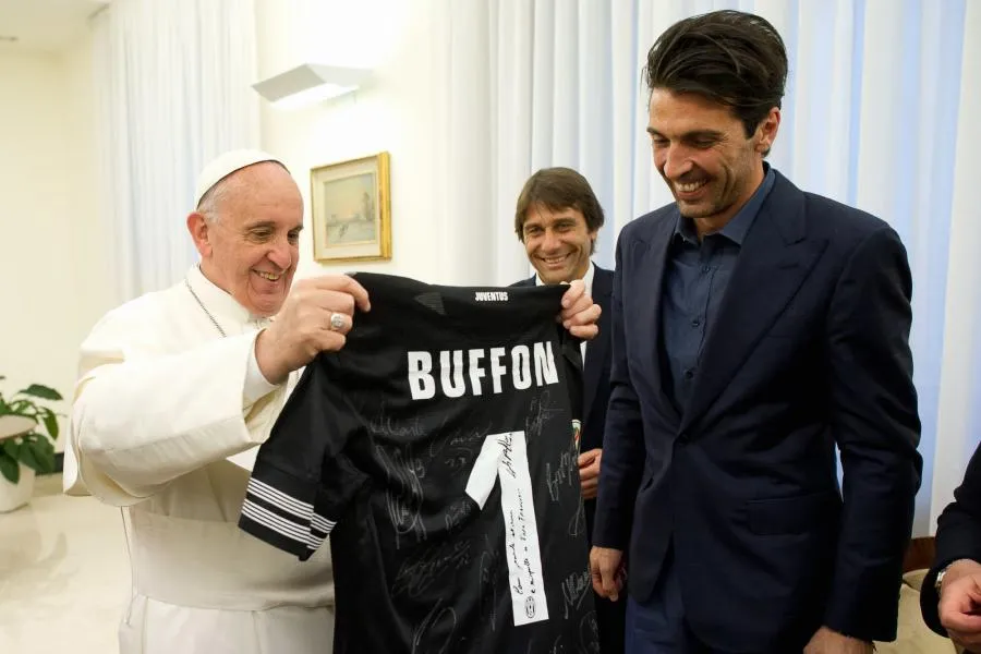 Affaire Gianluigi Buffon : Comment expliquer ces histoires de blasphème en Italie ?