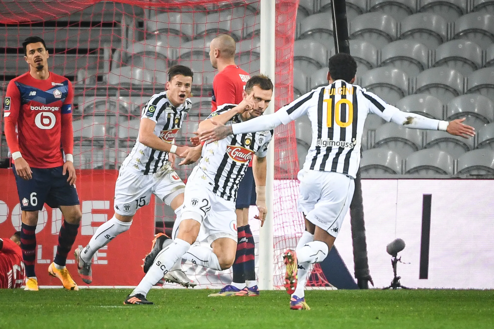 Romain Thomas terrasse le LOSC
