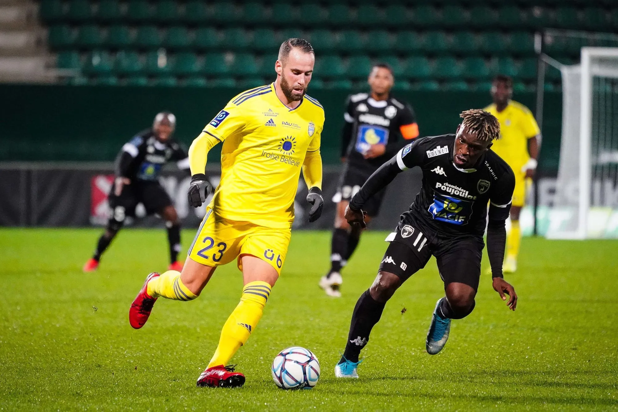 Pronostic Pau Chambly : Analyse, cotes et prono du match de Ligue 2