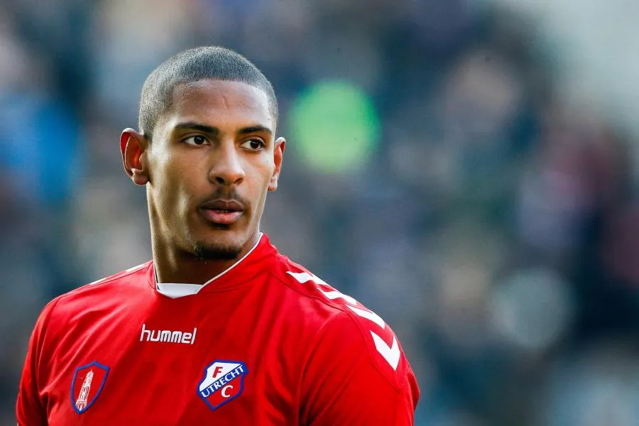 Haller à l&rsquo;Ajax, c&rsquo;est officiel