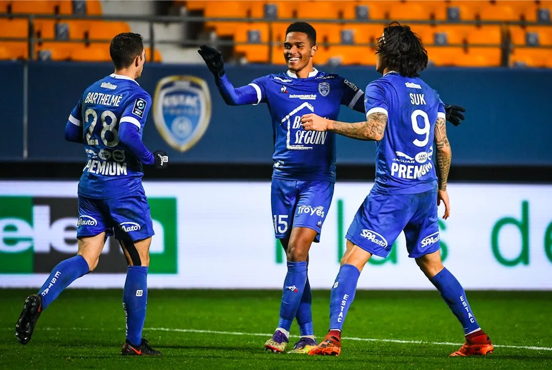 Troyes reste leader, Caen revient et Chambly respire