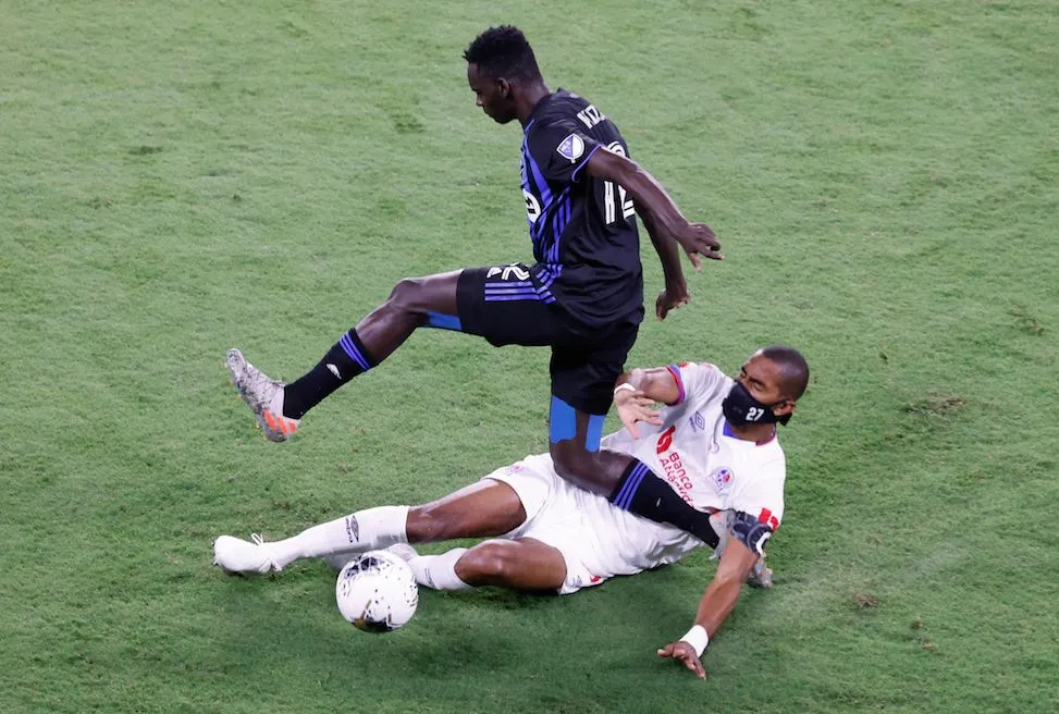 Jerry Bengtson, le footballeur masqué