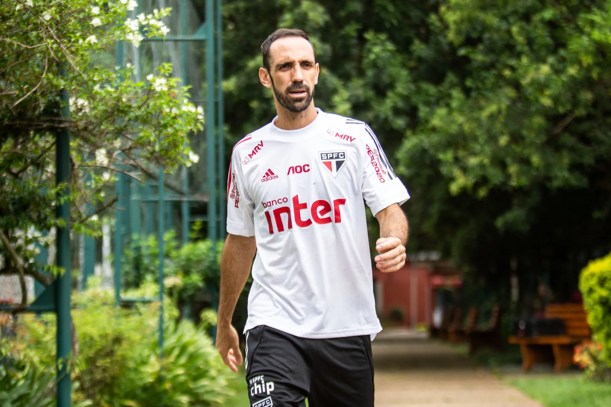Malgré les critiques, Juanfran est «<span style="font-size:50%">&nbsp;</span>fier de porter le maillot de São Paulo<span style="font-size:50%">&nbsp;</span>»