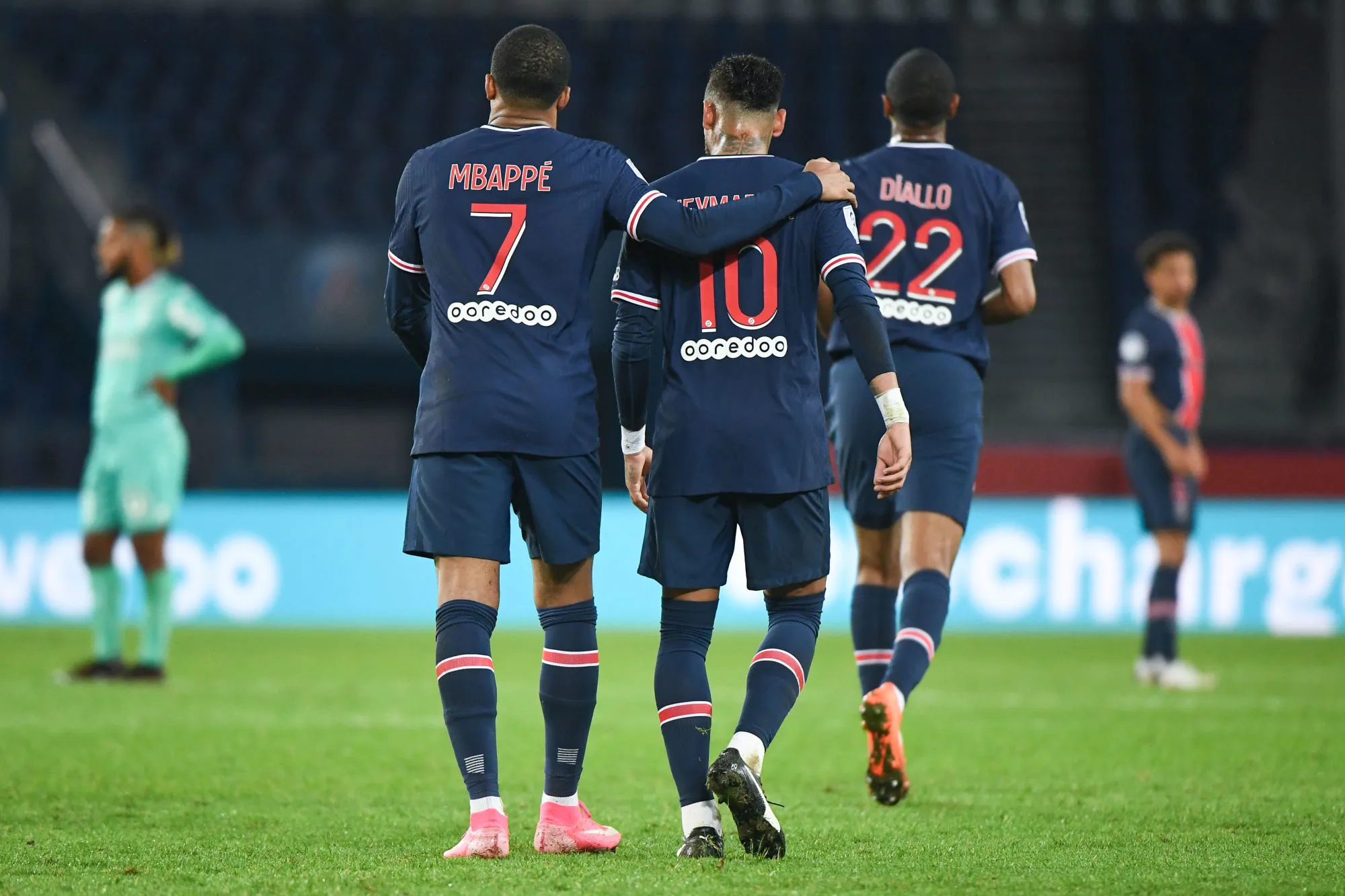 220€ à gagner avec PSG &amp; Monaco !