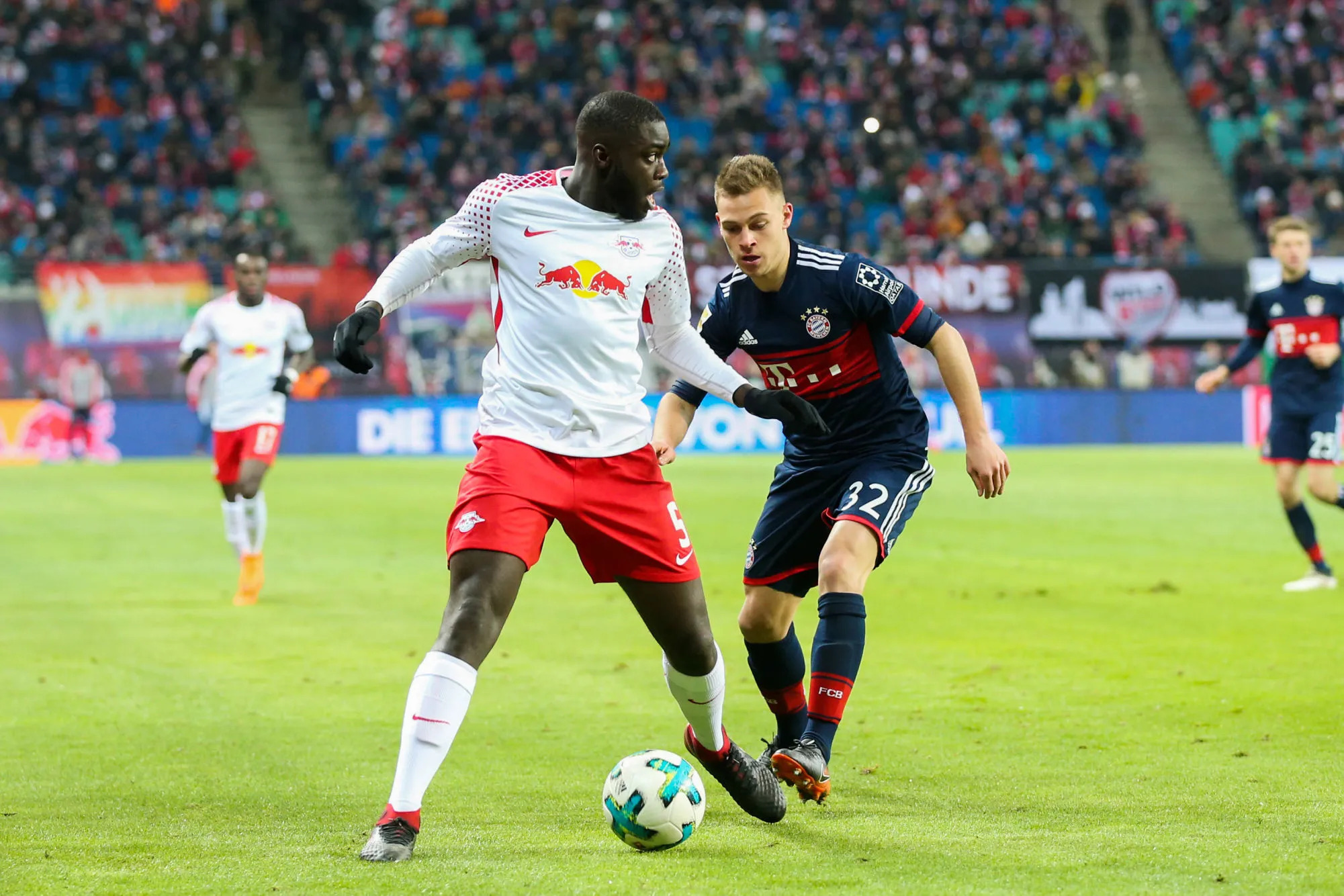 Salihamidžić confirme l’arrivée de Dayot Upamecano au Bayern