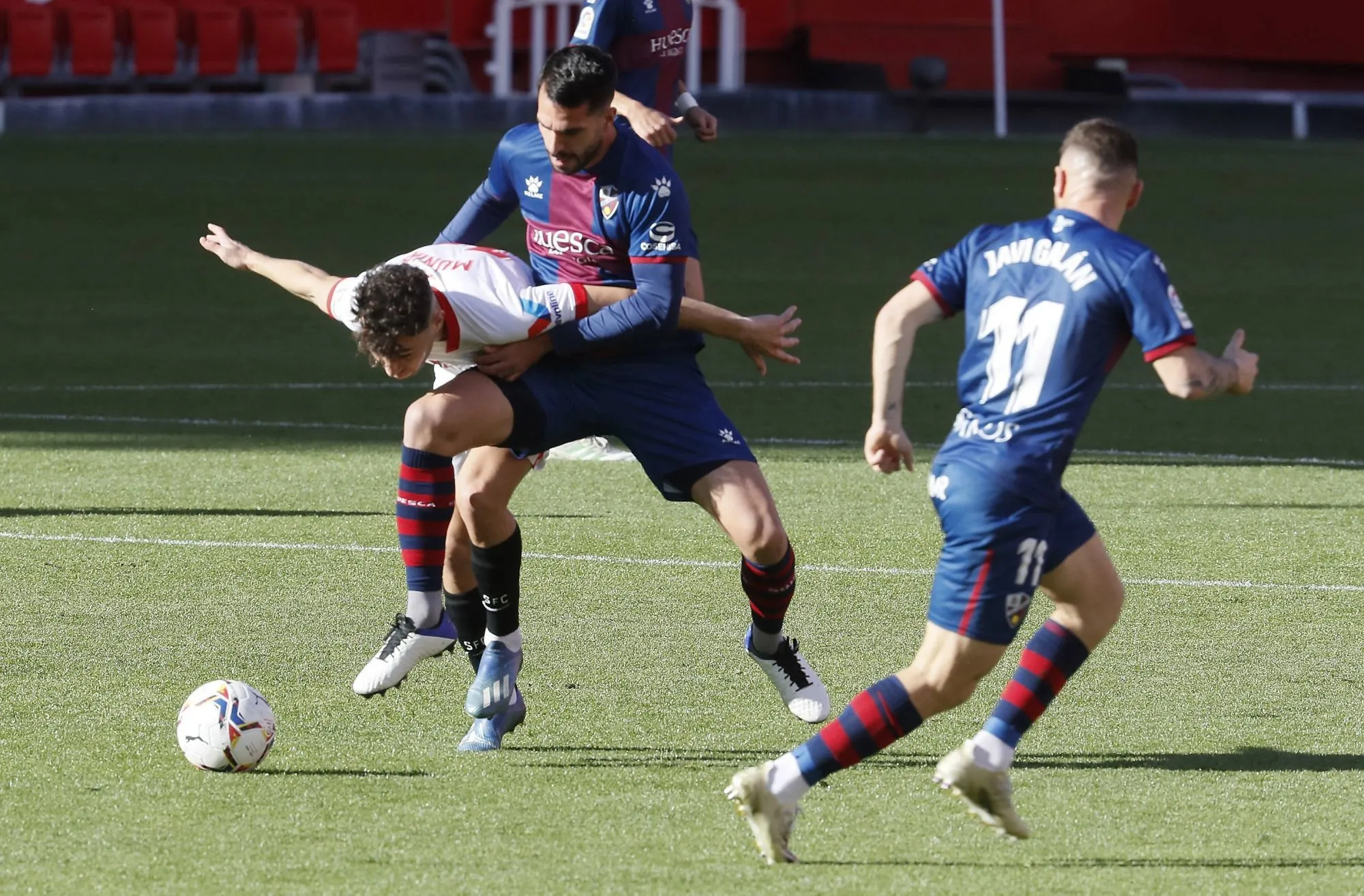 Le FC Séville poursuit sur sa lancée en effaçant Huesca