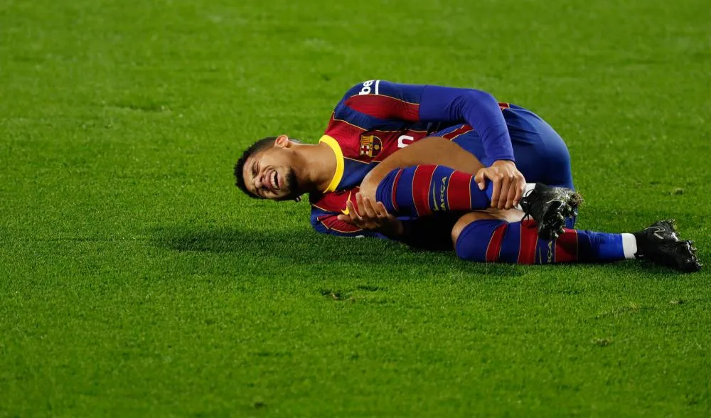 Araújo forfait face au PSG, Piqué a repris l&rsquo;entraînement