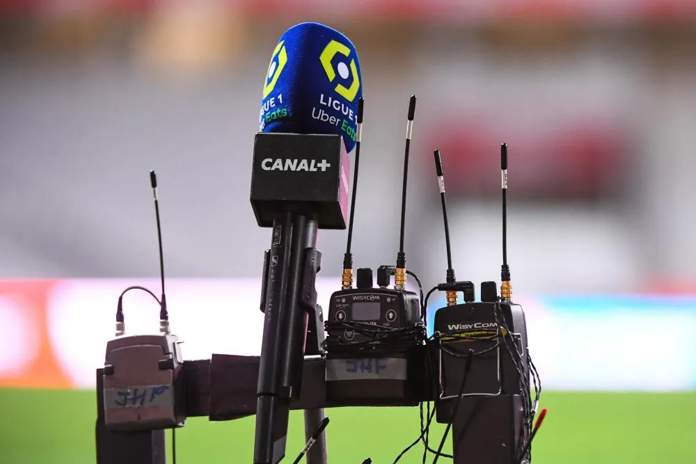 Canal+ licencie trois journalistes du service des sports