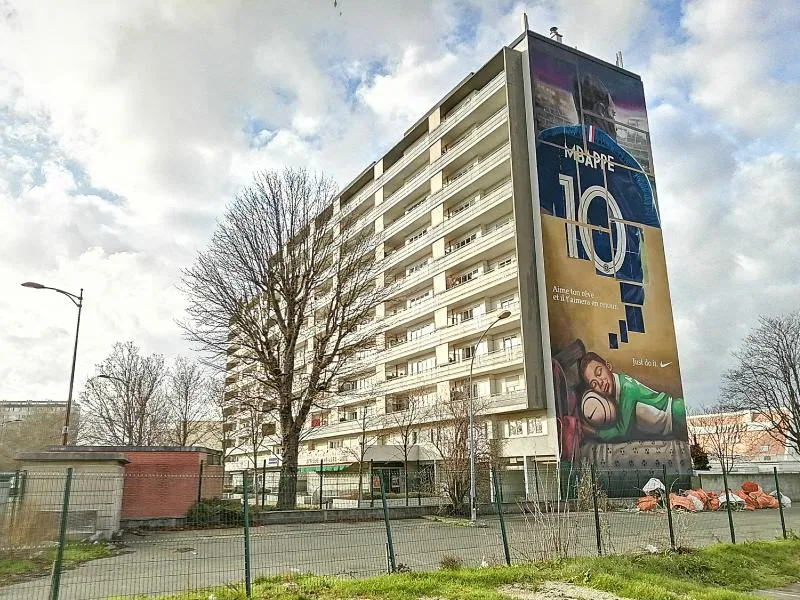 On est allés à Bondy pour respirer le même air que Kylian Mbappé