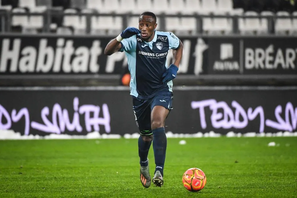 Fernand Mayembo : «<span style="font-size:50%">&nbsp;</span>J’ai cru que j’allais faire la saison sur le banc<span style="font-size:50%">&nbsp;</span>»