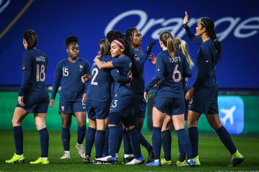 Les Bleues assurent l&rsquo;essentiel contre la Suisse