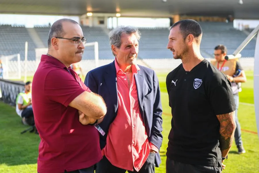 Mise à pied de Jérôme Arpinon et gros bazar, à Nîmes Olympique