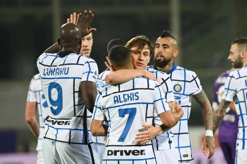 L&rsquo;Inter étouffe la Fio et met la pression sur le Milan