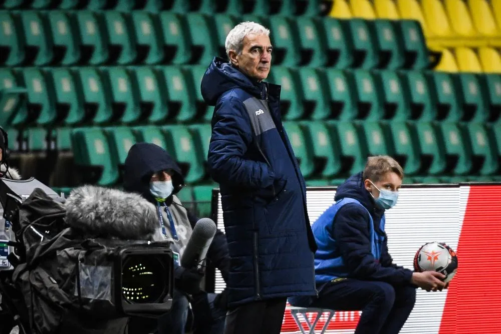 Domenech a laissé ses joueurs seuls à la mi-temps du match face à Lille