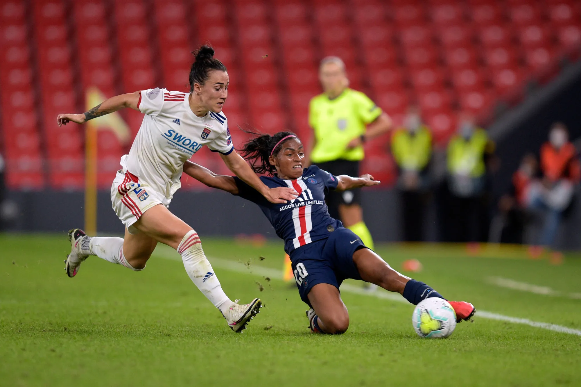 Foot féminin : l&rsquo;Olympique lyonnais réagit au report de PSG-OL