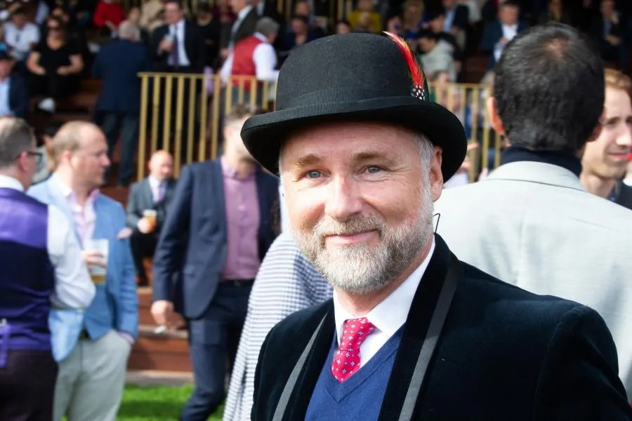 Darren Tulett remplace Alexandre Ruiz au Club du Dimanche