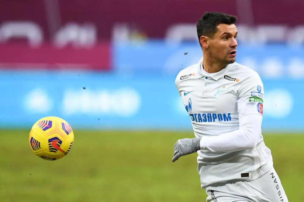 Dejan Lovren découvre le MMA