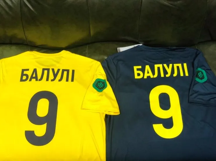 Jusqu’en Ukraine, les bahloulistes s’arrachent le maillot du prophète