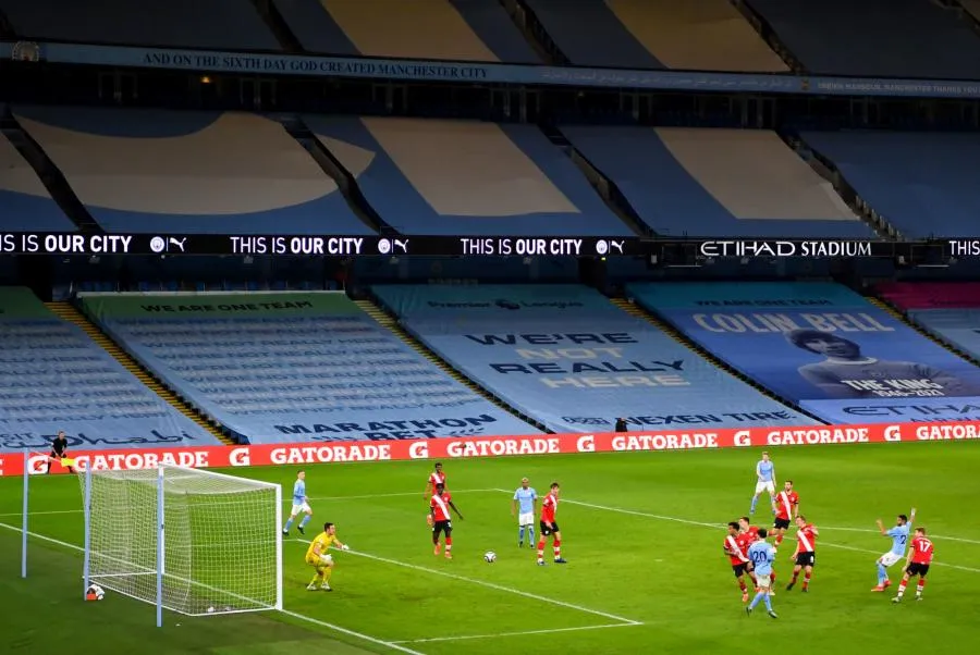 Des sièges sur rail à l&rsquo;Etihad en prévision du retour des tribunes debout