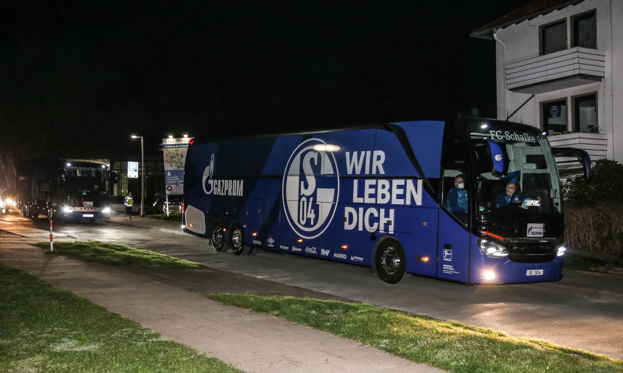 Les joueurs de Schalke agressés après leur relégation