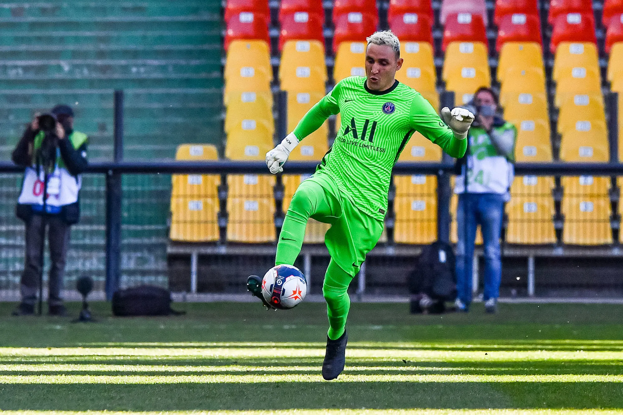 Keylor Navas prolonge d’un an à Paris