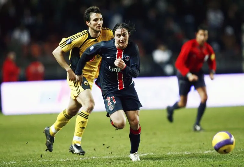 Cristian Rodríguez : «<span style="font-size:50%">&nbsp;</span>J’étais trop jeune pour jouer au PSG<span style="font-size:50%">&nbsp;</span>»
