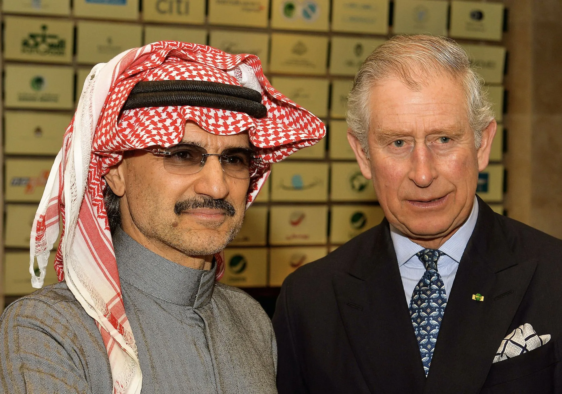 Corruption, communication et monarchie : et si la vente de l&rsquo;OM n&rsquo;avait rien à voir avec l&rsquo;OM ?