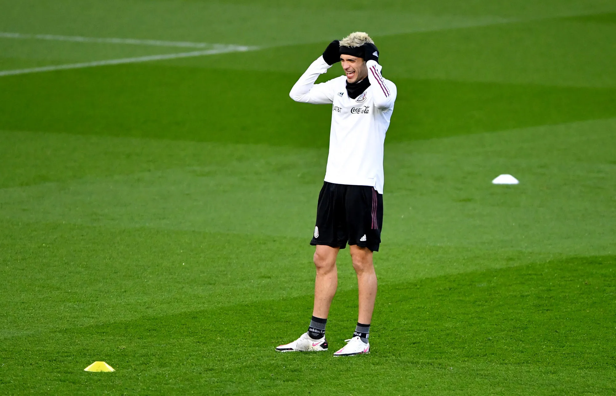 Raúl Jiménez jouera avec un casque jusqu’à la fin de sa carrière