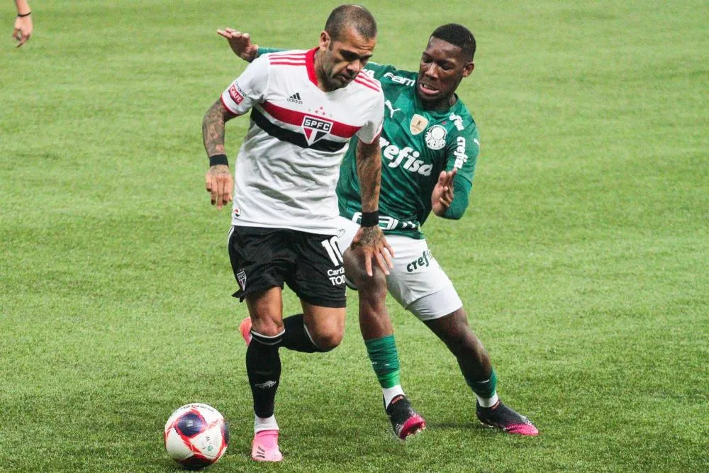 Dani Alves s'offre le 41e titre de sa carrière avec São Paulo