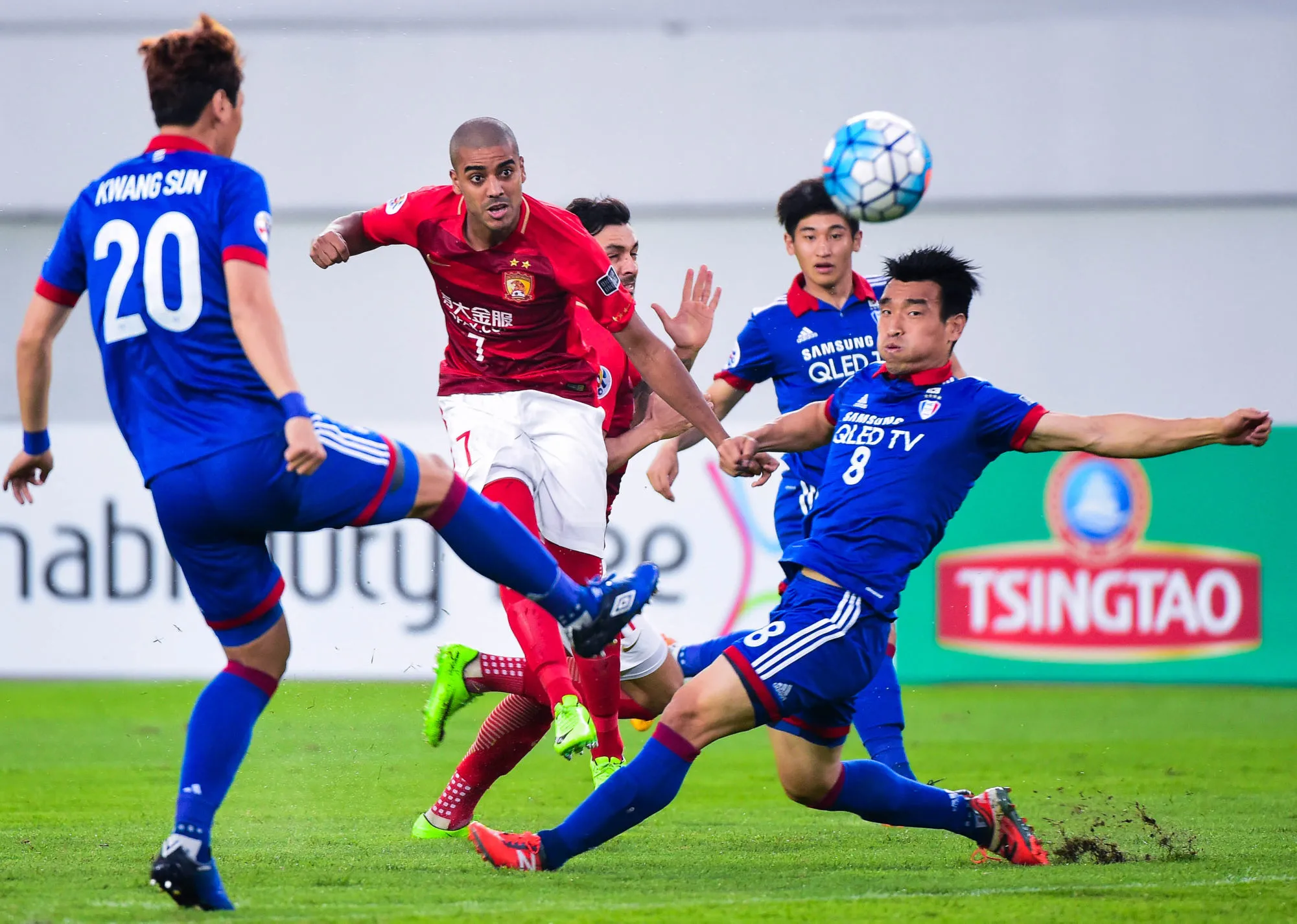 Éliminatoires du Mondial 2022 : la Chine continue les naturalisations